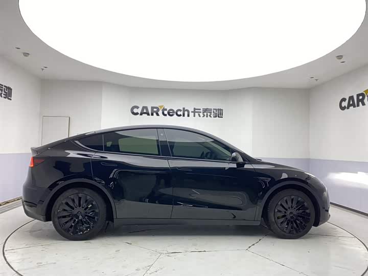 Фото 4 - Tesla Model Y