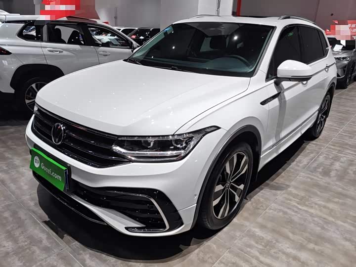 Фото 1 - Volkswagen Tiguan L Pro