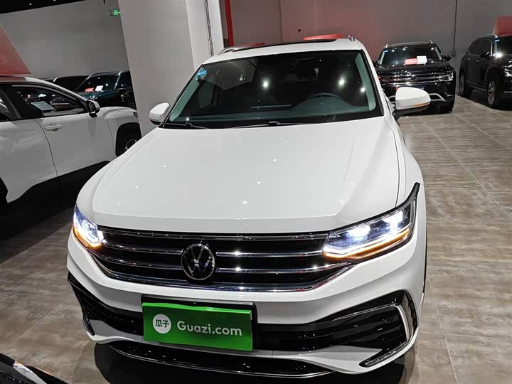 Фото 3 - Volkswagen Tiguan L Pro