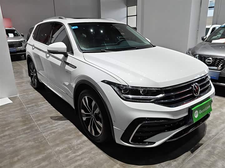 Фото 4 - Volkswagen Tiguan L Pro