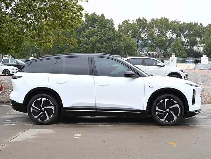 Фото 7 - Nio ES6