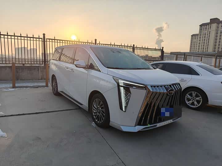 Фото 3 - GAC Trumpchi M8