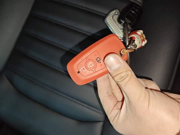 Фото 9 - Ford Mondeo