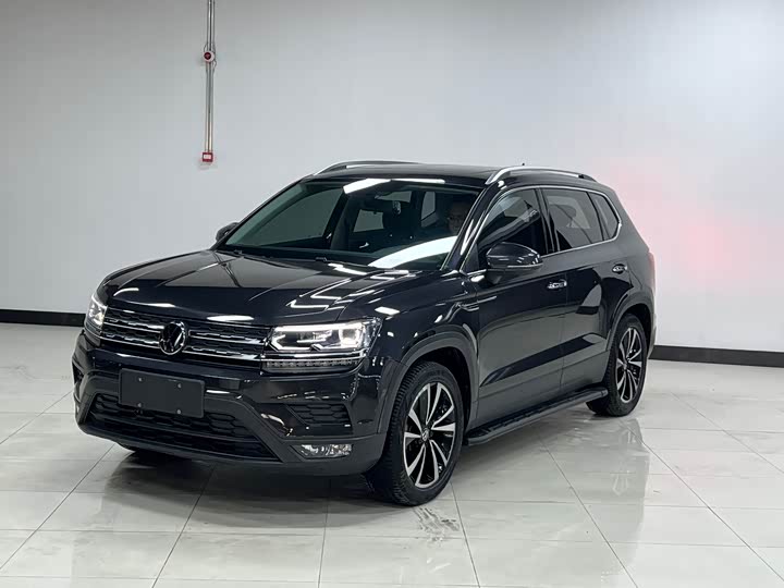 Фото 1 - Volkswagen Tharu