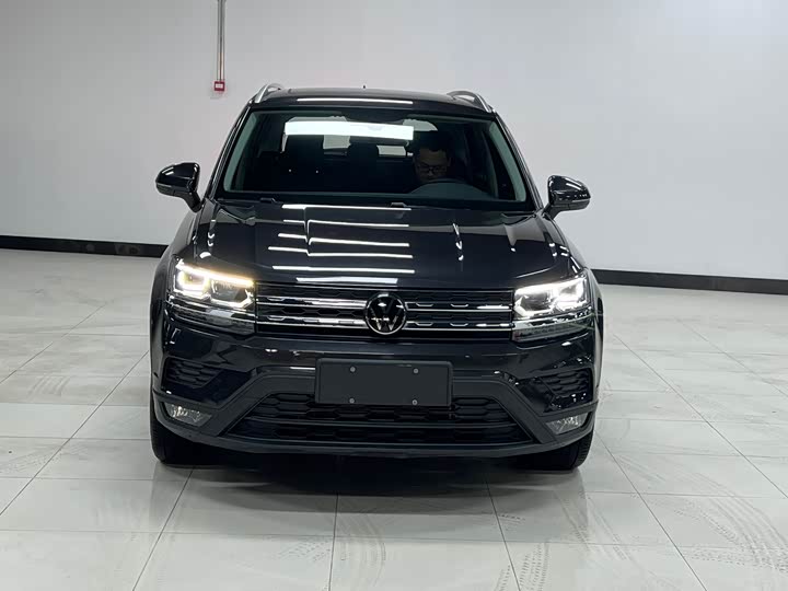 Фото 8 - Volkswagen Tharu