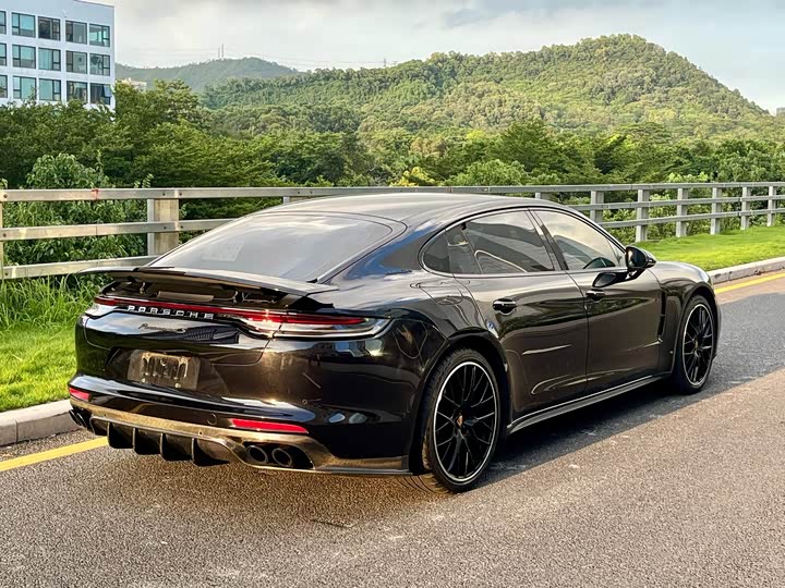 Фото 6 - Porsche Panamera