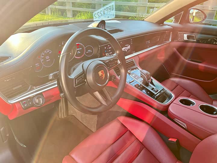 Фото 9 - Porsche Panamera