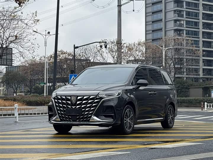 Фото 2 - Roewe iMax 8