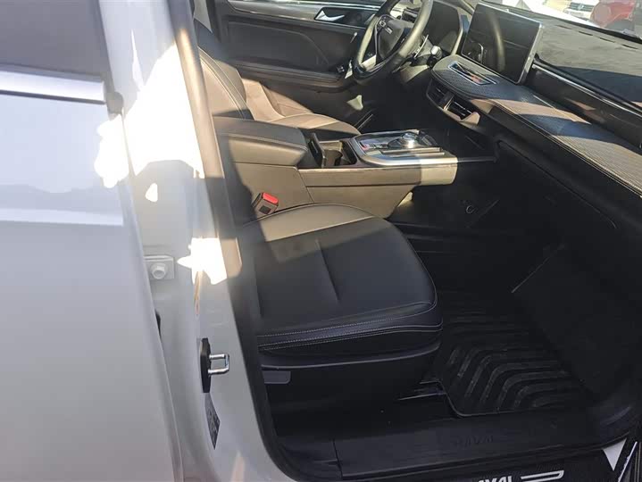 Фото 6 - Haval Jolion