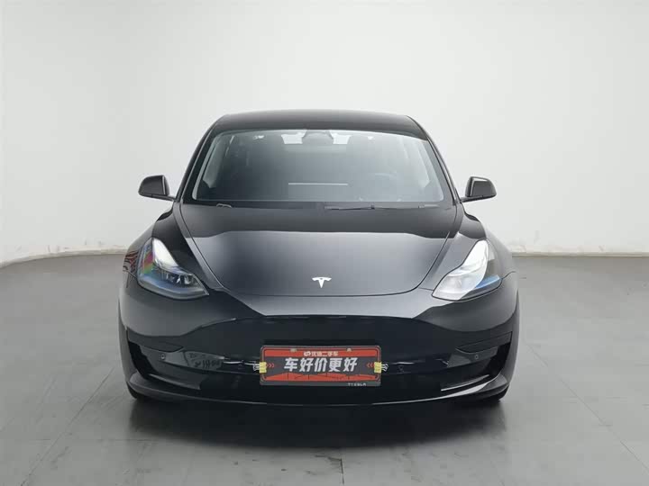 Фото 3 - Tesla Model 3