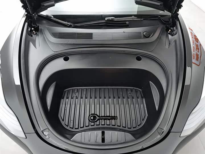 Фото 6 - Tesla Model 3