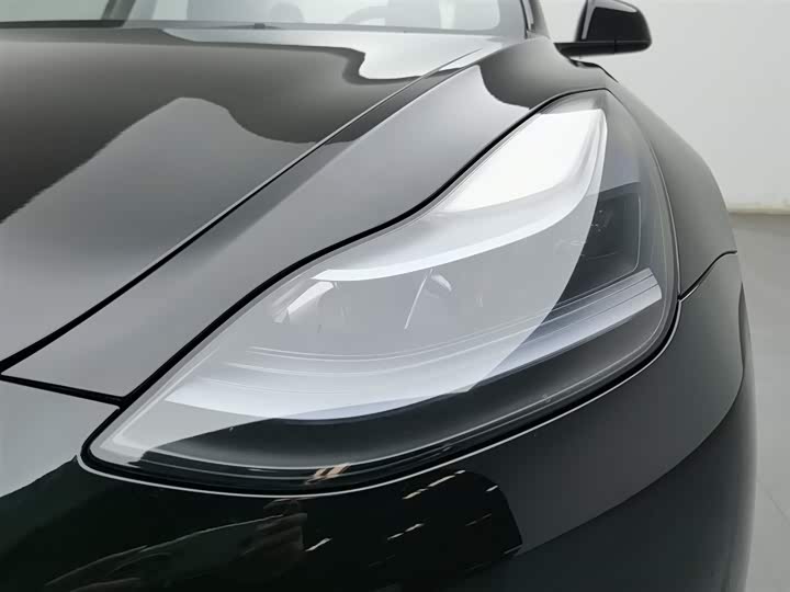 Фото 7 - Tesla Model 3