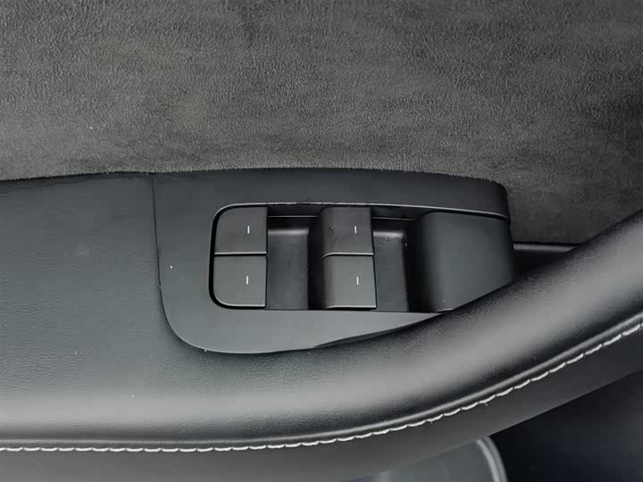 Фото 9 - Tesla Model 3