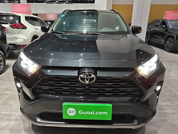 Фото 3 - Toyota RAV4