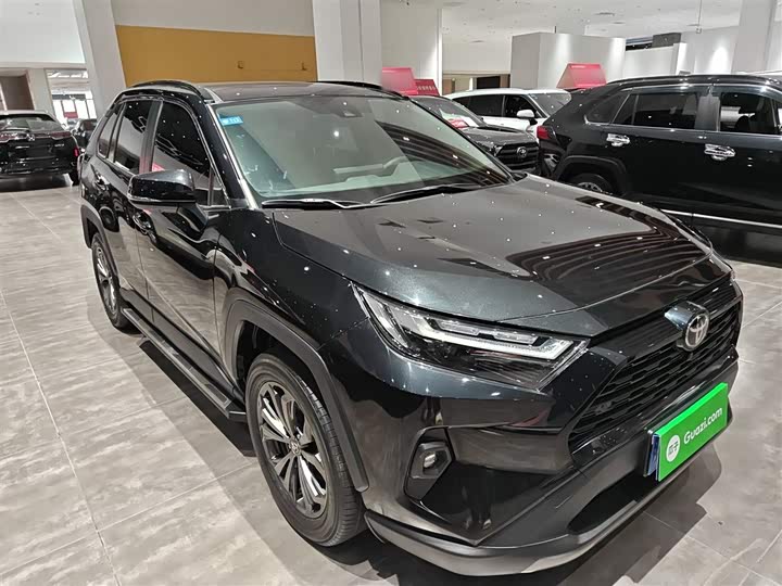 Фото 4 - Toyota RAV4