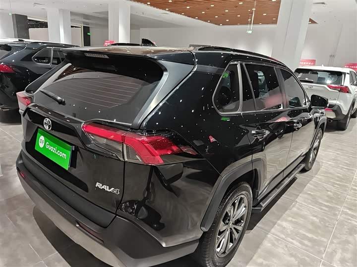 Фото 7 - Toyota RAV4