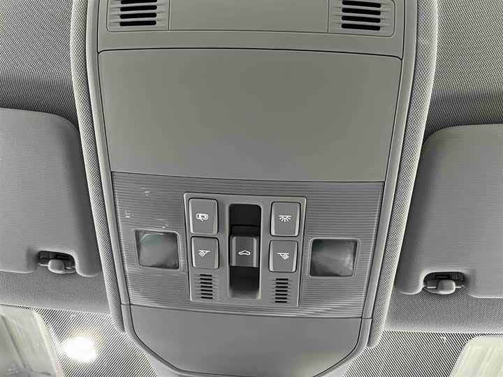 Фото 8 - Volkswagen Lavida