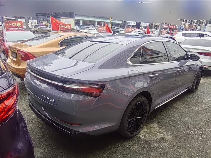 Фото 3 - Geely Preface L