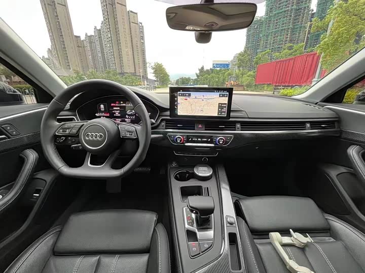 Фото 5 - Audi A4L