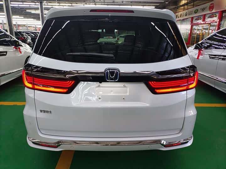 Фото 6 - Honda Elysion