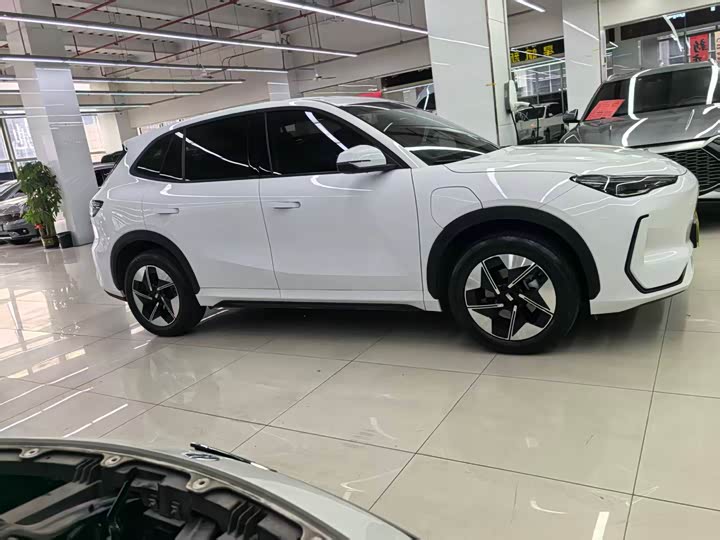 Фото 4 - Geely Galaxy E5