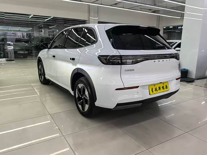 Фото 7 - Geely Galaxy E5