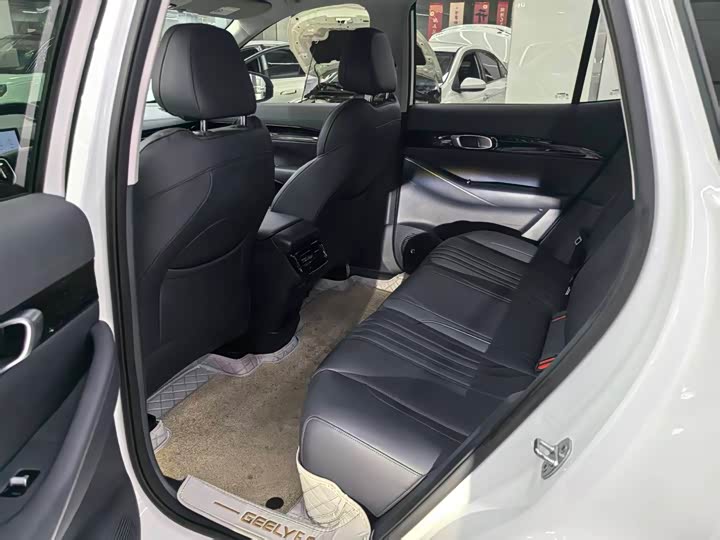 Фото 9 - Geely Galaxy E5