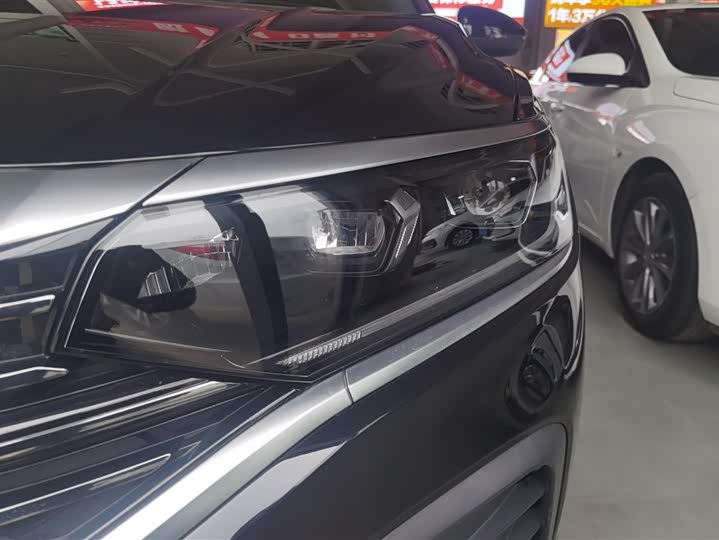 Фото 5 - Volkswagen Passat