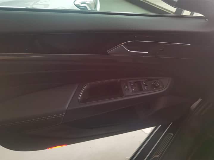 Фото 7 - Volkswagen Passat