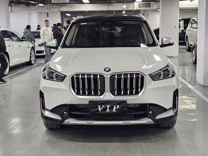 Фото 2 - BMW X1