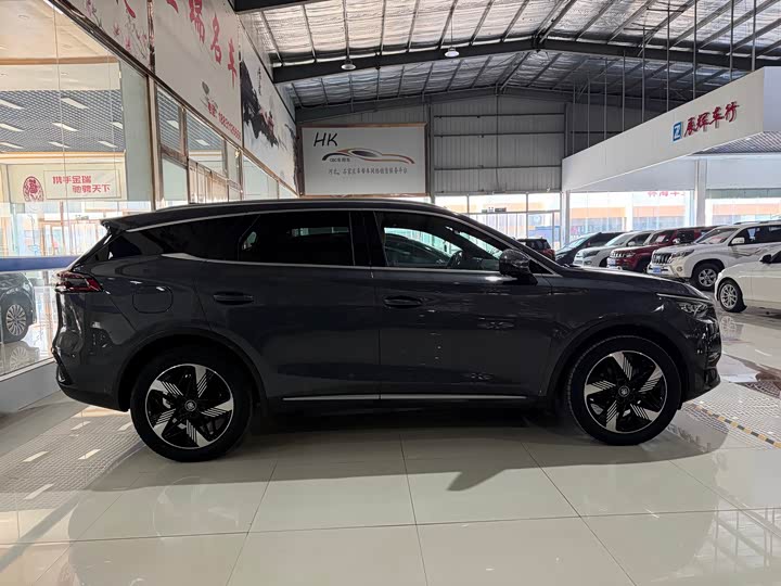 Фото 3 - BYD Tang Hybrid/EV