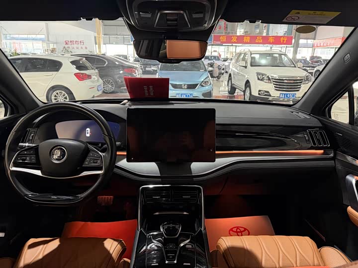 Фото 9 - BYD Tang Hybrid/EV