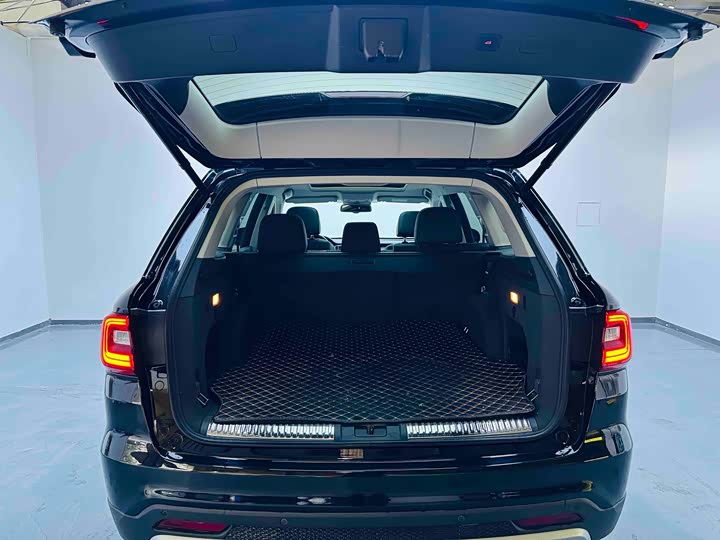 Фото 7 - Hongqi HS7