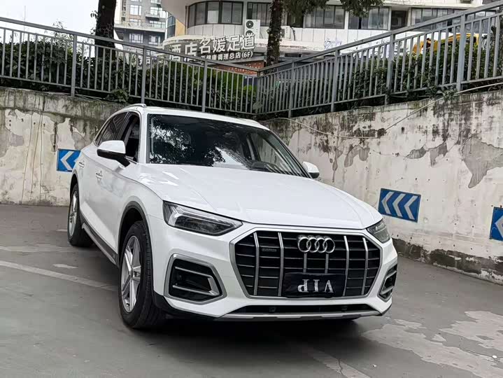Фото 3 - Audi Q5L