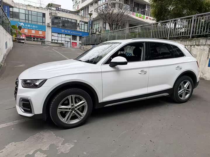 Фото 4 - Audi Q5L
