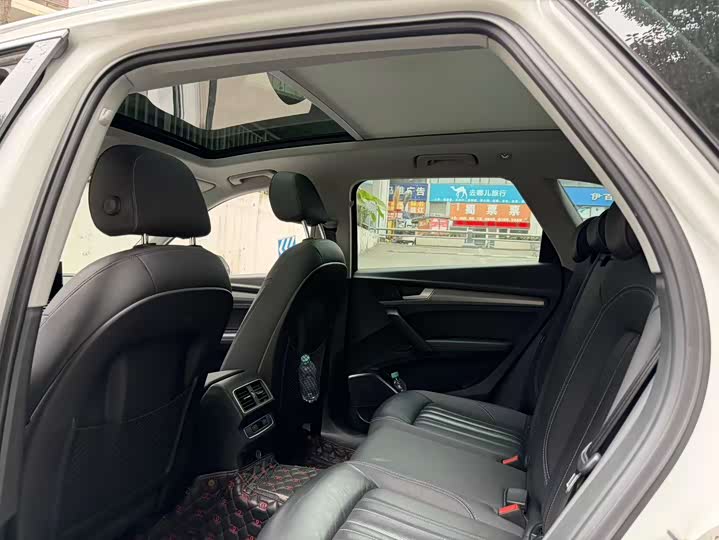 Фото 8 - Audi Q5L