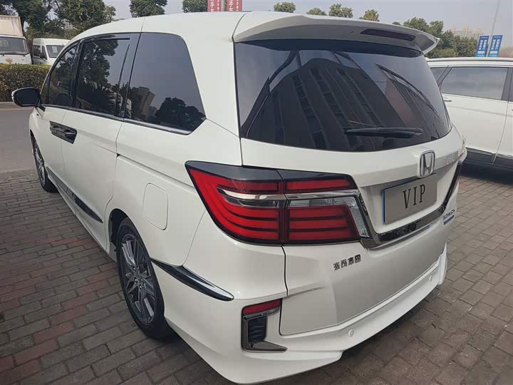 Фото 5 - Honda Elysion