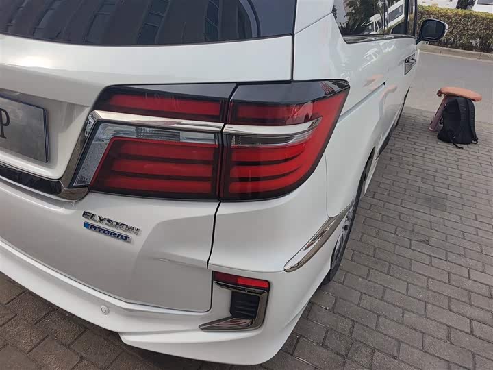 Фото 8 - Honda Elysion