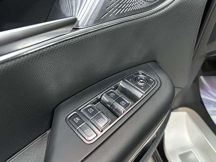 Фото 5 - Hongqi HQ9