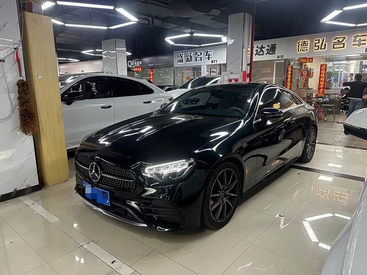 Фото 1 - Mercedes-Benz E-Class