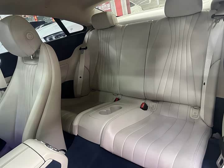 Фото 6 - Mercedes-Benz E-Class