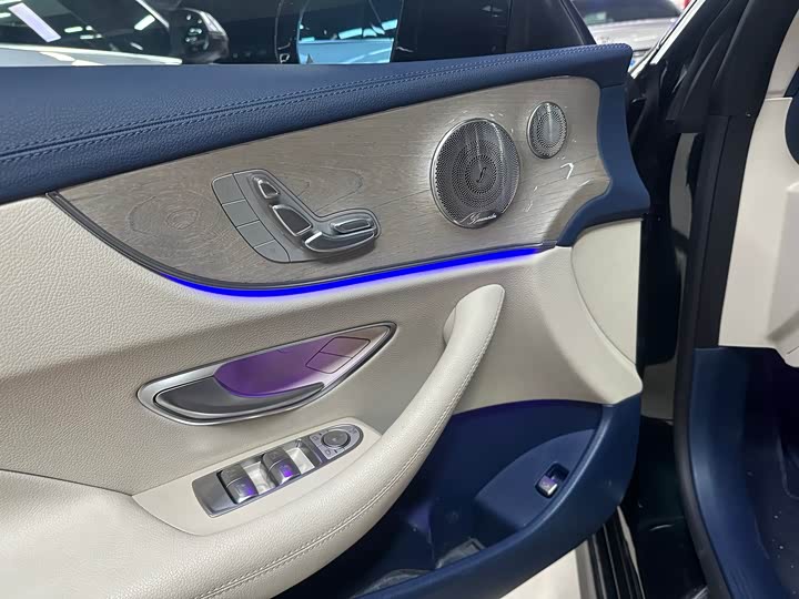 Фото 7 - Mercedes-Benz E-Class