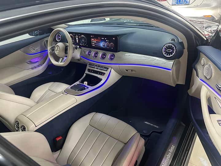 Фото 9 - Mercedes-Benz E-Class