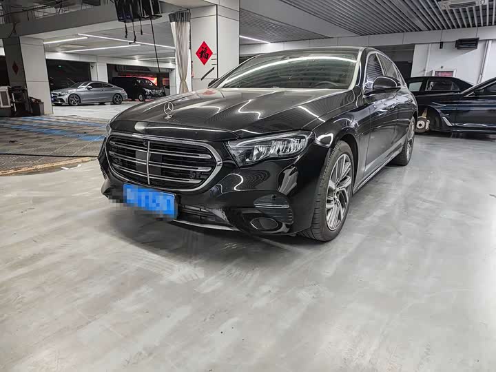 Фото 1 - Mercedes-Benz E-Class