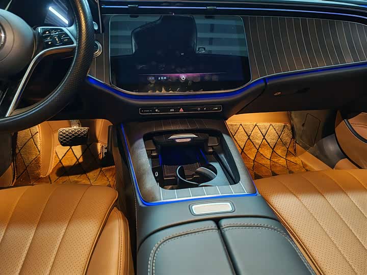 Фото 6 - Mercedes-Benz E-Class