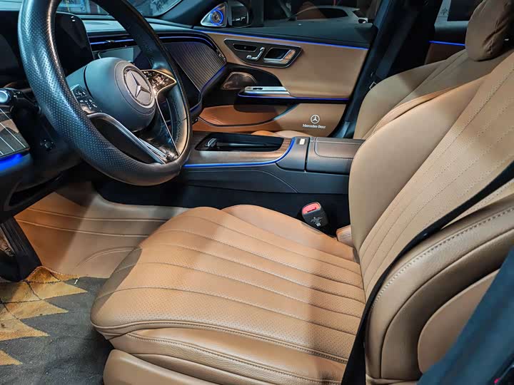 Фото 7 - Mercedes-Benz E-Class