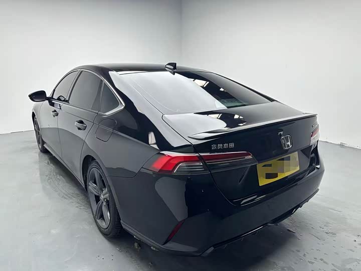 Фото 8 - Honda Inspire