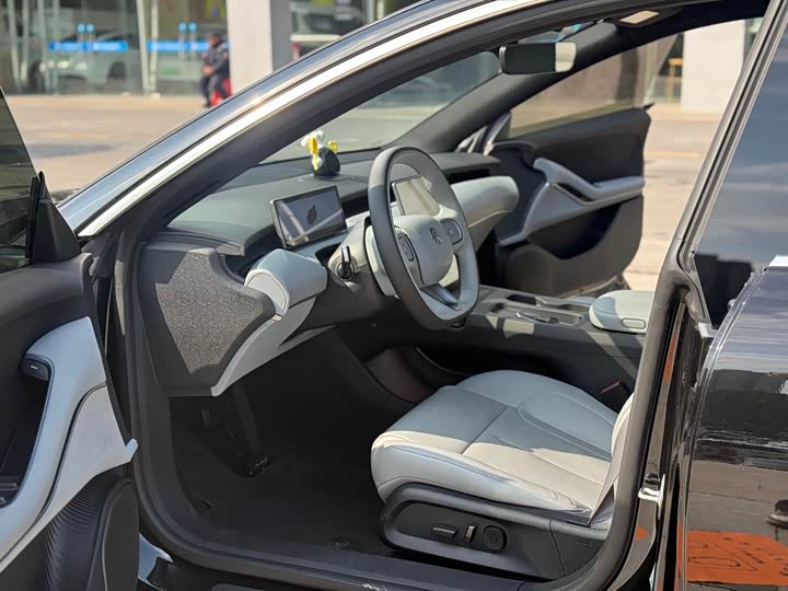 Фото 4 - Nio ET5T