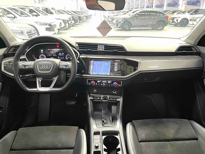 Фото 6 - Audi Q3