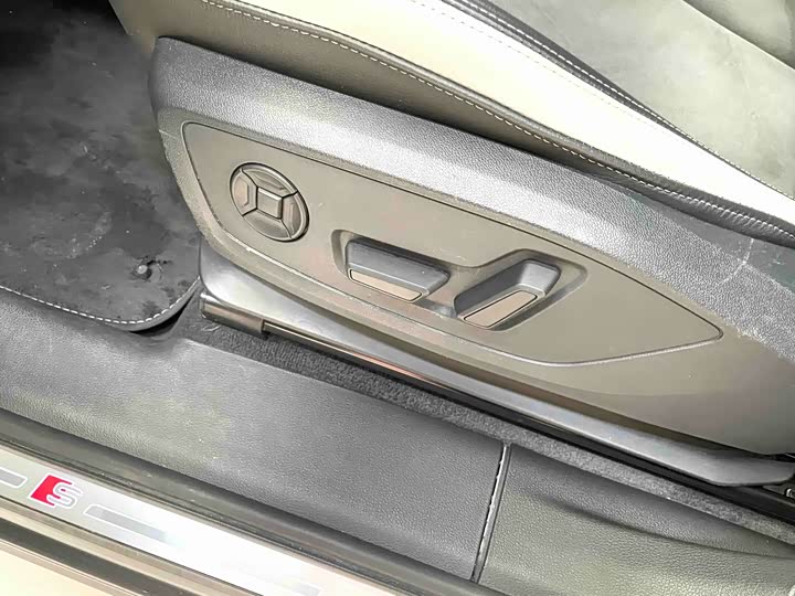 Фото 7 - Audi Q3